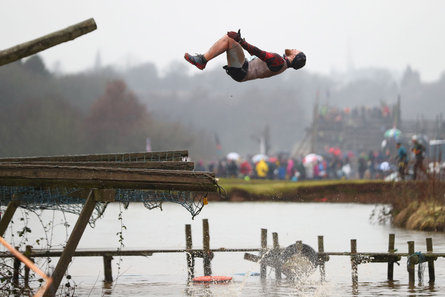 Férfiak viadala: ilyen, amikor több száz tökös férfi csap össze