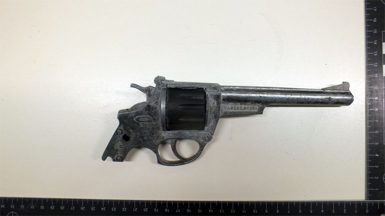 Fegyvernek látszó tárgy - fotó: police.hu