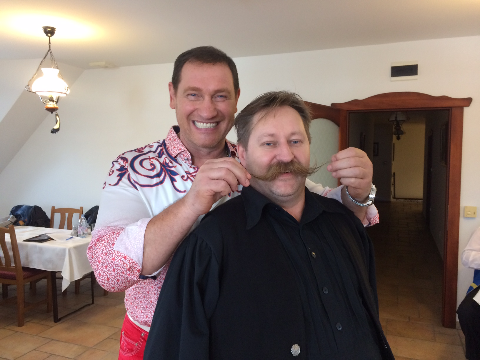 Bunyós István (bal) és A jó Lacibetyár (jobb)