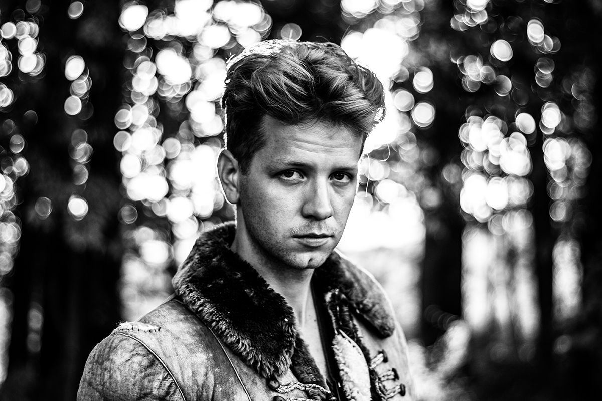 Az Operaház kulisszái mögé visznek Darab Dénes balett-táncos fotói Az Operaház kulisszái mögé visznek Darab Dénes balett-táncos fotói