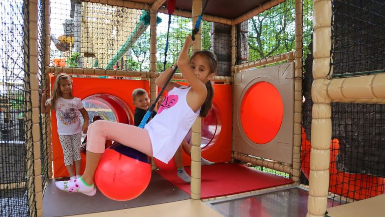 Csomagold össze a családod és irány a tökéletes kikapcsolódás! (X) Csomagold össze a családod és irány a tökéletes kikapcsolódás! (X)