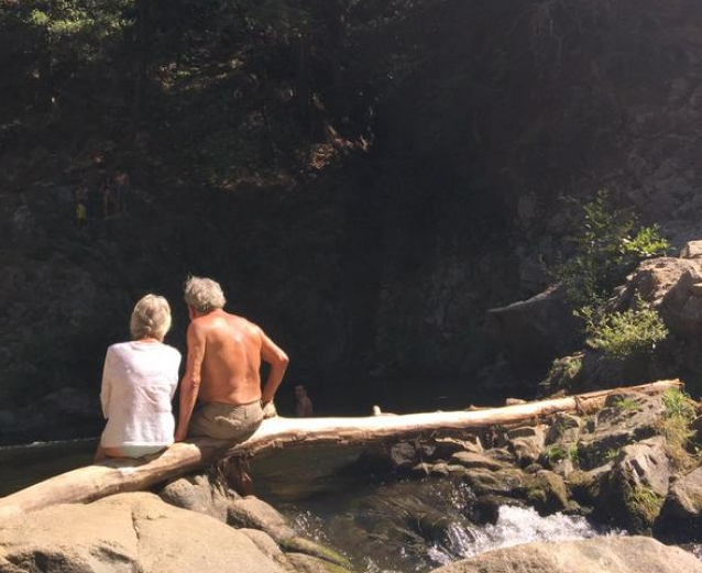 10 gyönyörű fotó, ami bizonyítja, hogy a szerelem nem ismer (kor)határokat! 10 gyönyörű fotó, ami bizonyítja, hogy a szerelem nem ismer (kor)határokat!