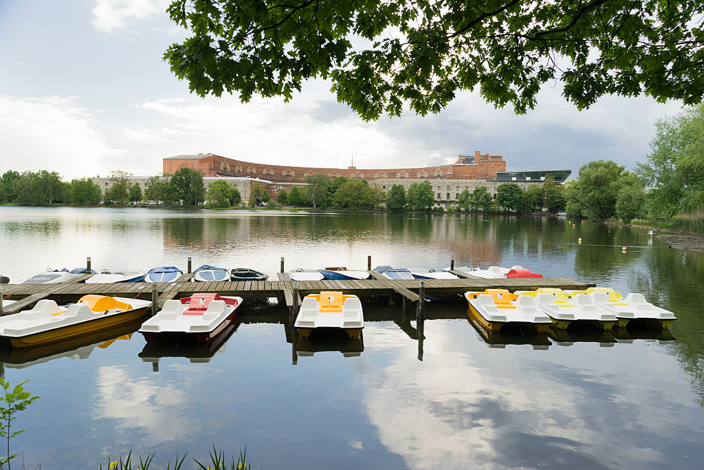 Háttérben a Reichsparteitagsgelände
