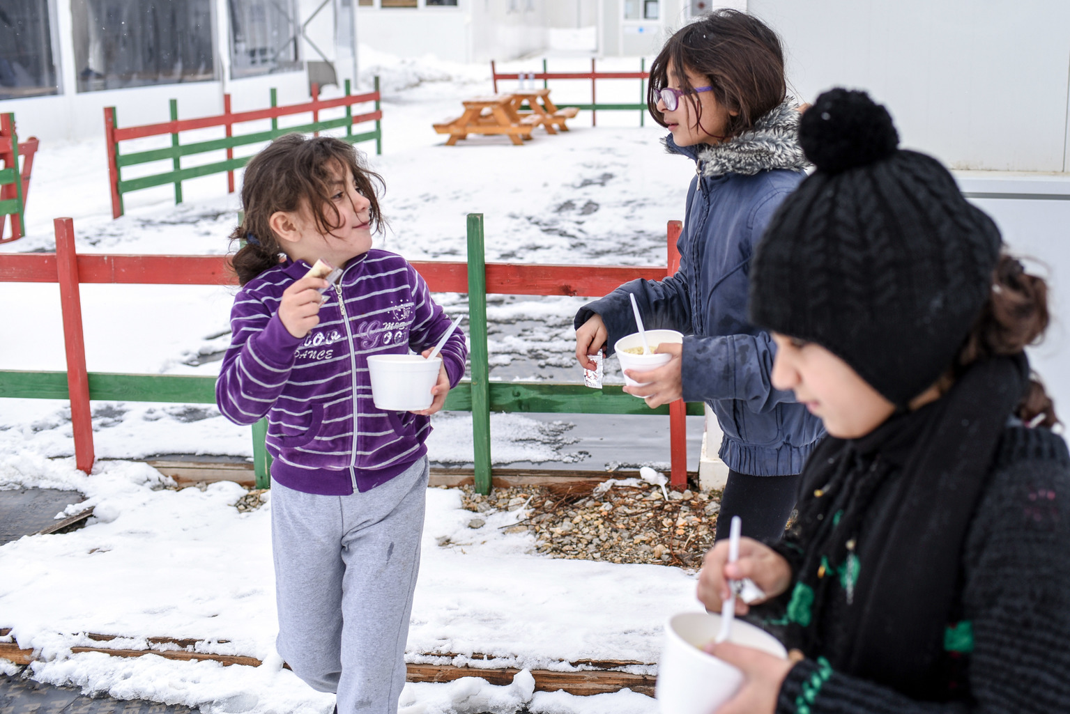 Ilyen volt a tél azoknak a gyerekeknek, akiknek hótaposó helyett csak gumicsizma jutott Ilyen volt a tél azoknak a gyerekeknek, akiknek hótaposó helyett csak gumicsizma jutott