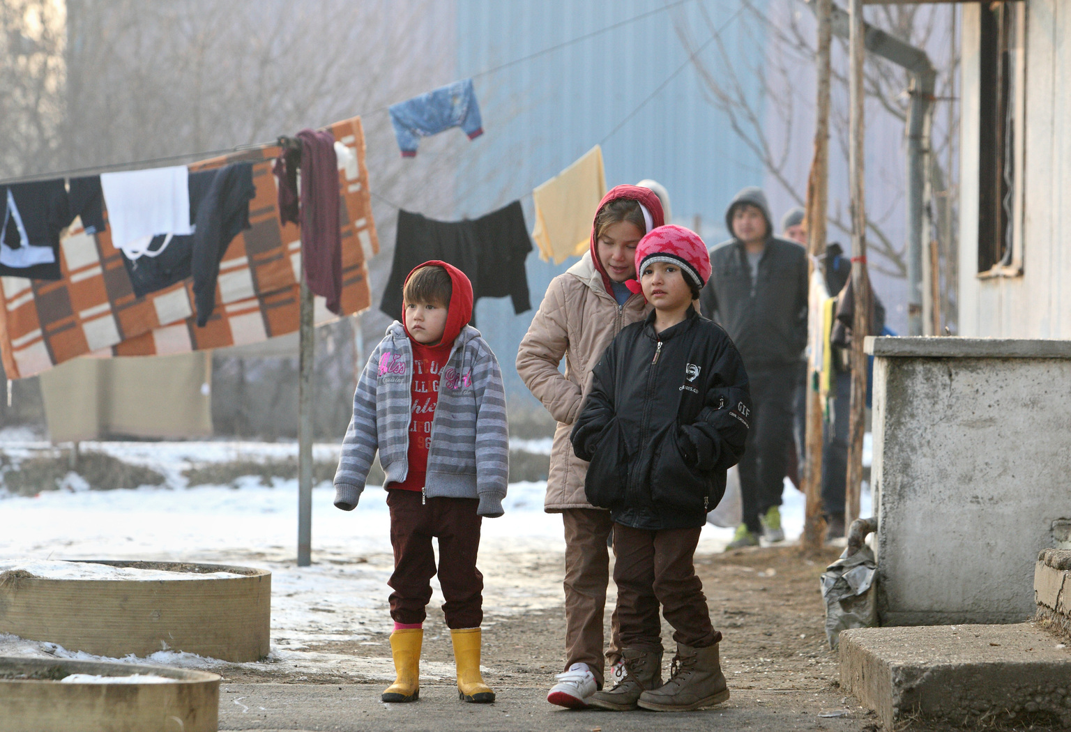 Ilyen volt a tél azoknak a gyerekeknek, akiknek hótaposó helyett csak gumicsizma jutott Ilyen volt a tél azoknak a gyerekeknek, akiknek hótaposó helyett csak gumicsizma jutott