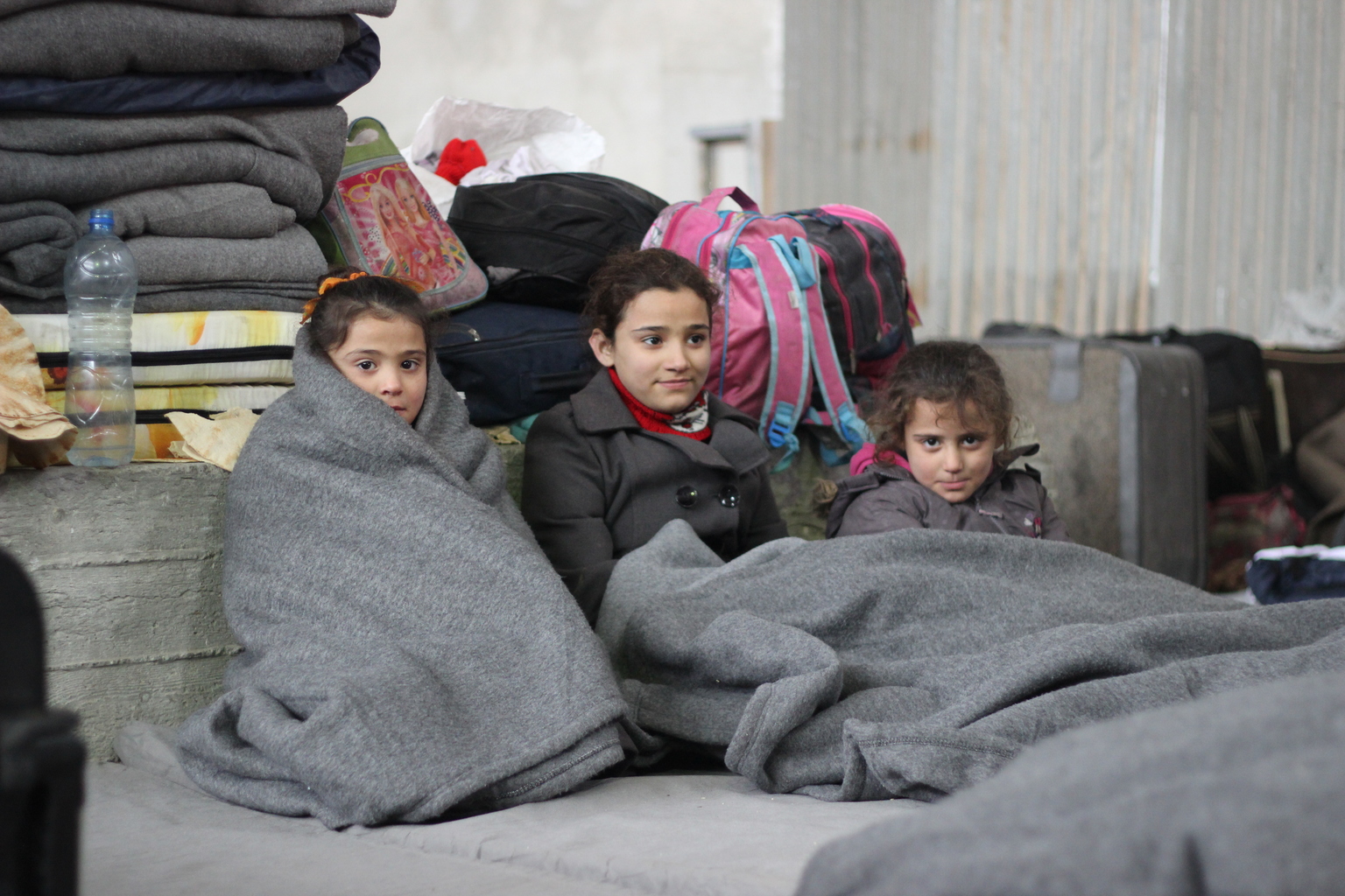Ilyen volt a tél azoknak a gyerekeknek, akiknek hótaposó helyett csak gumicsizma jutott Ilyen volt a tél azoknak a gyerekeknek, akiknek hótaposó helyett csak gumicsizma jutott