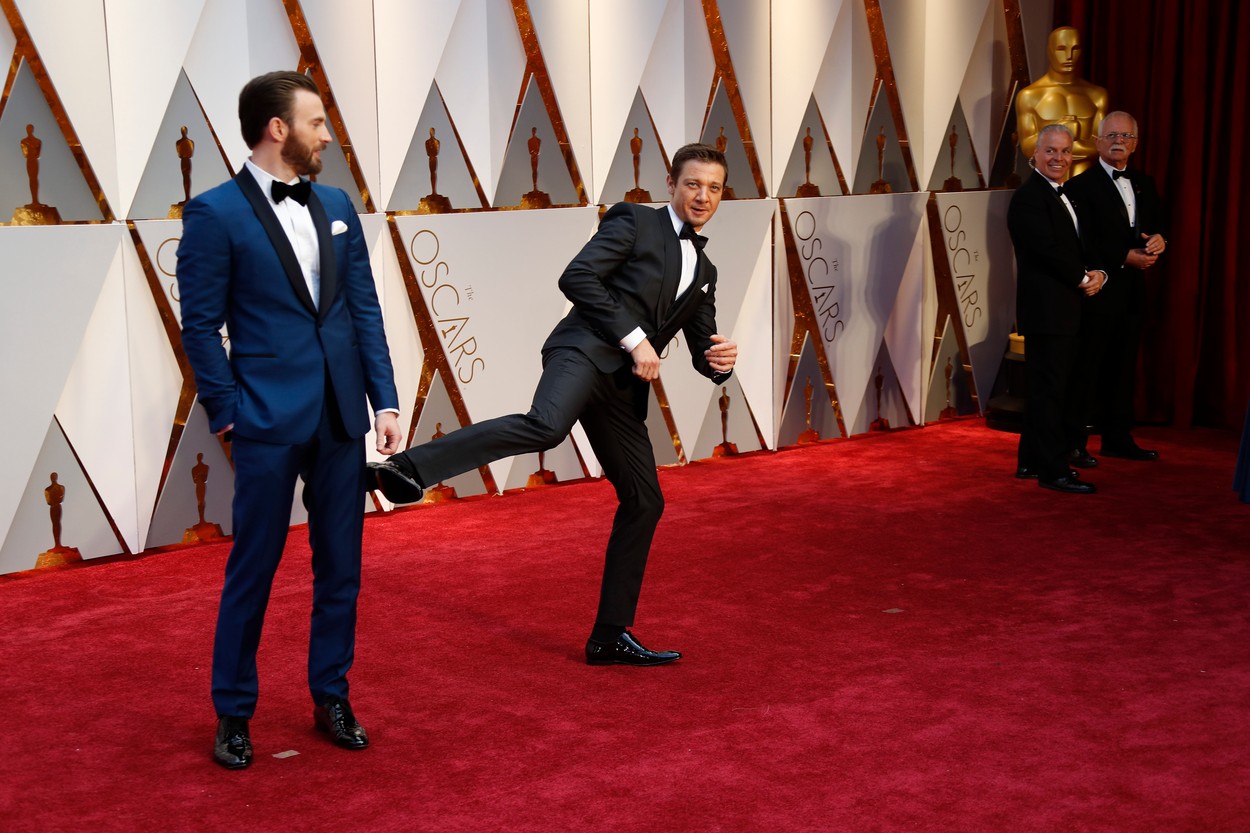 Ezektől a képektől elolvadsz! Jeremy Renner a hároméves lányával ment az Oscar-gálára