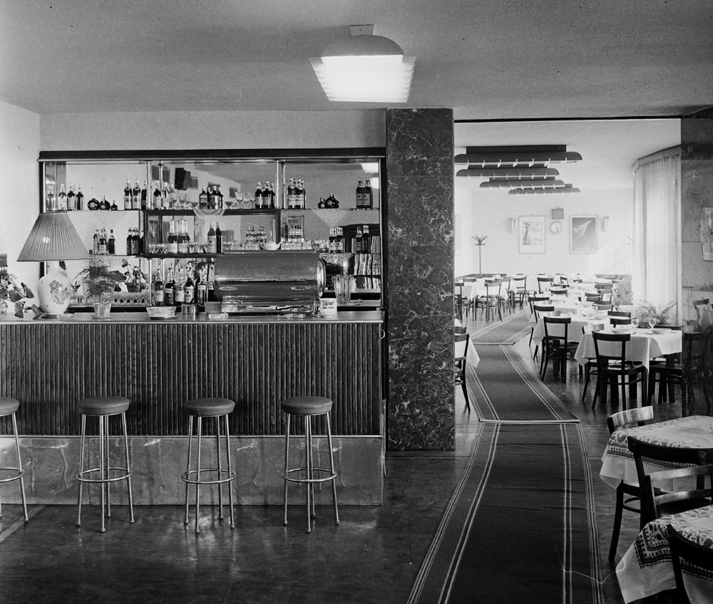 Egy letűnt kor vendéglátó- és szórakozó helyei - fotók Egy letűnt kor vendéglátó- és szórakozó helyei - fotók