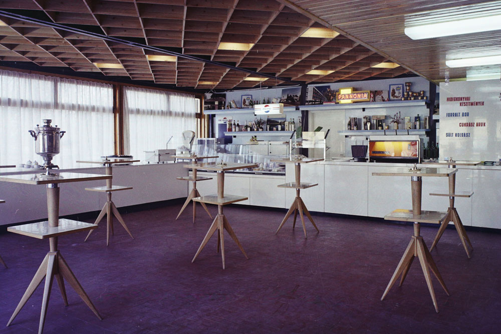 Egy letűnt kor vendéglátó- és szórakozó helyei - fotók Egy letűnt kor vendéglátó- és szórakozó helyei - fotók