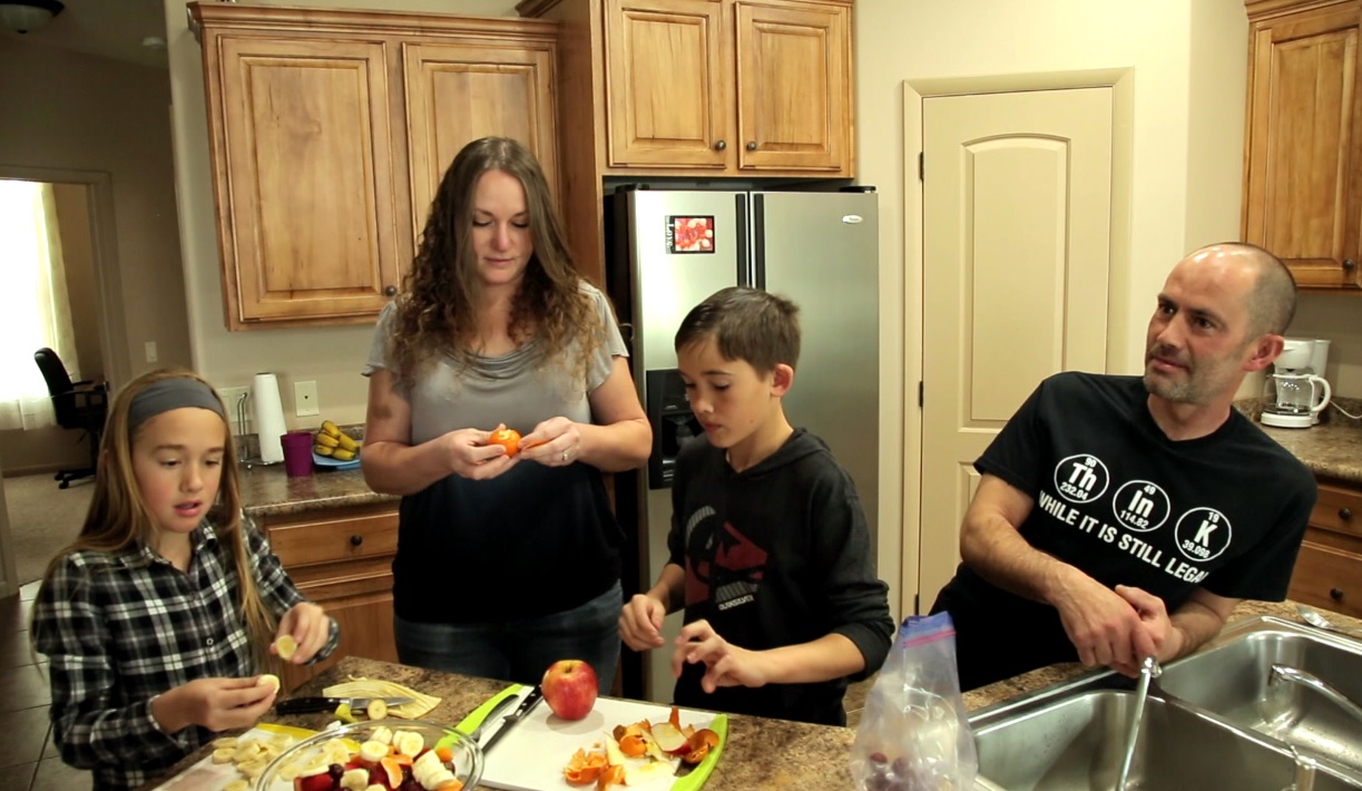 Tragikus hírt vitt Attila 25 éve nem látott bátyjának