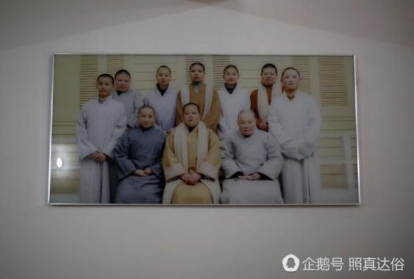 37 év alatt 30 gyereket fogadott örökbe egy buddhista apáca