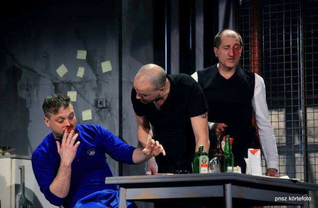 Hétfőn a valóságban repült a direktor foga (fotó: PNSZ)