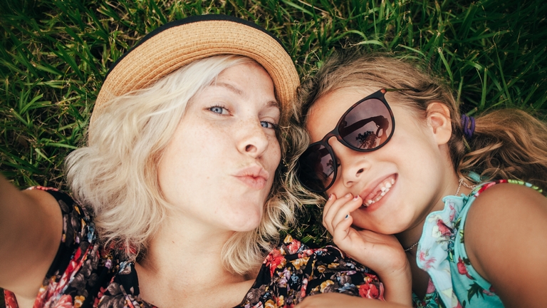 Ki mondja meg, hogy, hogy milyen 2017-ben anyának lenni? Ki mondja meg, hogy, hogy milyen 2017-ben anyának lenni?