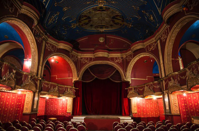 Színházként nyit újra az egykori pesti Moulin Rouge