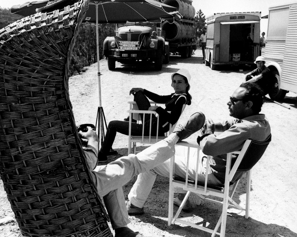 Így pihentek a legnagyobb sztárok a forgatási szünetekben Így pihentek a legnagyobb sztárok a forgatási szünetekben