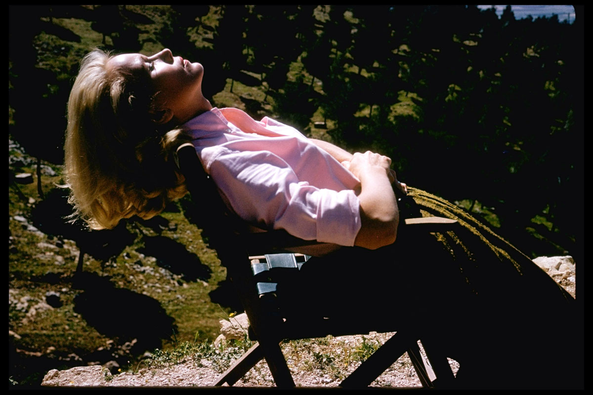 Így pihentek a legnagyobb sztárok a forgatási szünetekben Így pihentek a legnagyobb sztárok a forgatási szünetekben