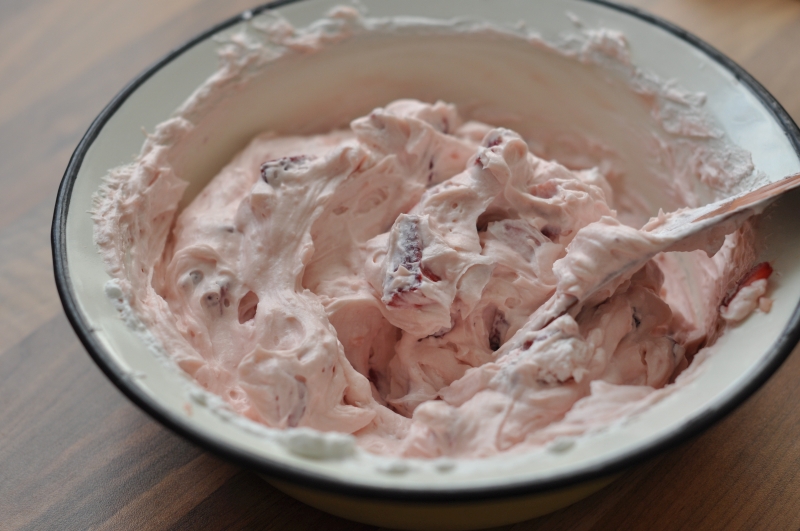 Epres piskótatekercs Epres piskótatekercs