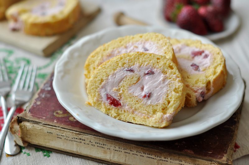 Epres piskótatekercs Epres piskótatekercs