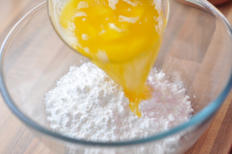 Kifordított kókuszkocka-gombóc