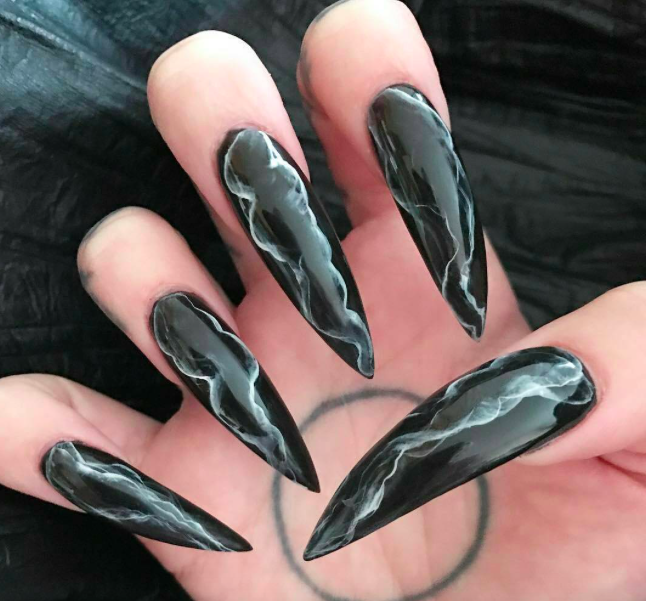 Idén a vámpírkörmöknek áll majd a világ