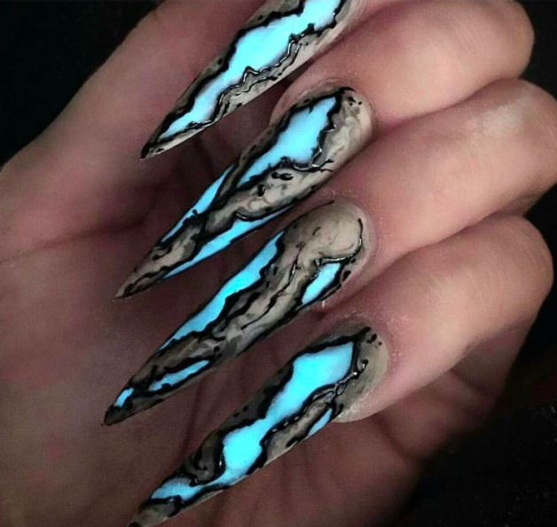 Idén a vámpírkörmöknek áll majd a világ