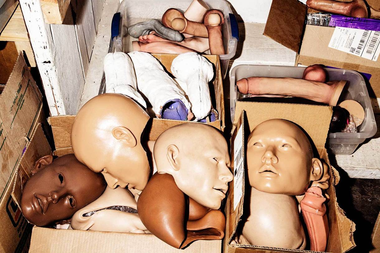 Gyárlátogatás: így készül a gumiférfi