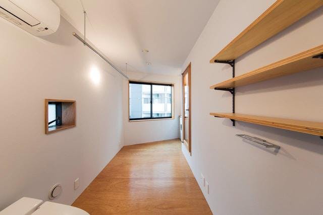 Ennek az tokiói minilakásnak olyan előszobája van, amilyet még nem láttál Ennek az tokiói minilakásnak olyan előszobája van, amilyet még nem láttál