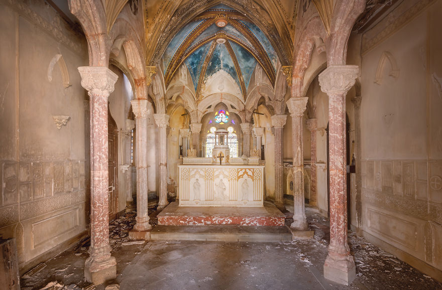 Már csak Isten maradt ezekben a templomokban