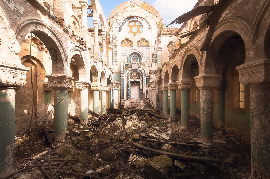 Már csak Isten maradt ezekben a templomokban