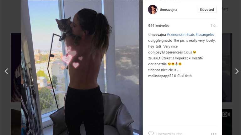 Fontos kérdés: ki fotózza a félmeztelen Vajna Tímeát? 