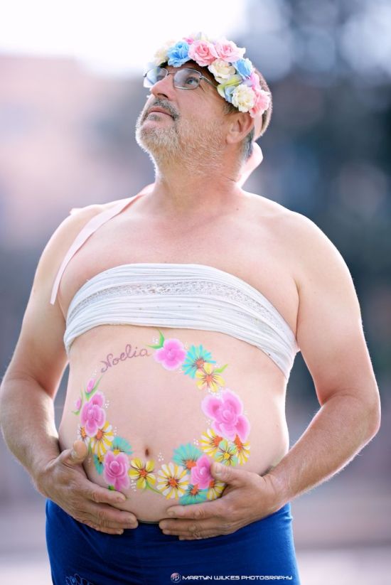 Ez az apa elkészítette az év legviccesebb terhesfotóit Ez az apa elkészítette az év legviccesebb terhesfotóit