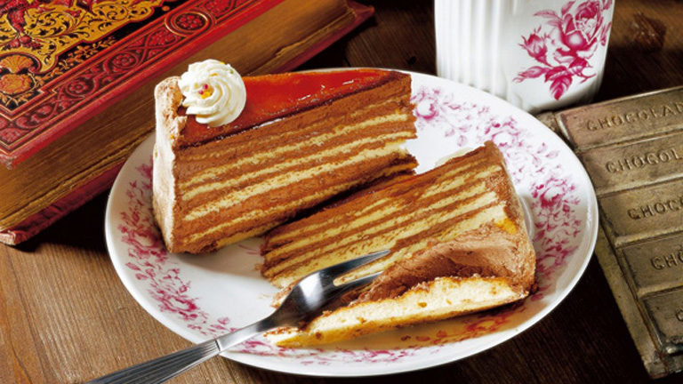 Védelem alá került a Dobostorta és a Rigó Jancsi is