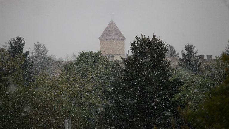Áprilisban is ritkán látunk hóesést Áprilisban is ritkán látunk hóesést
