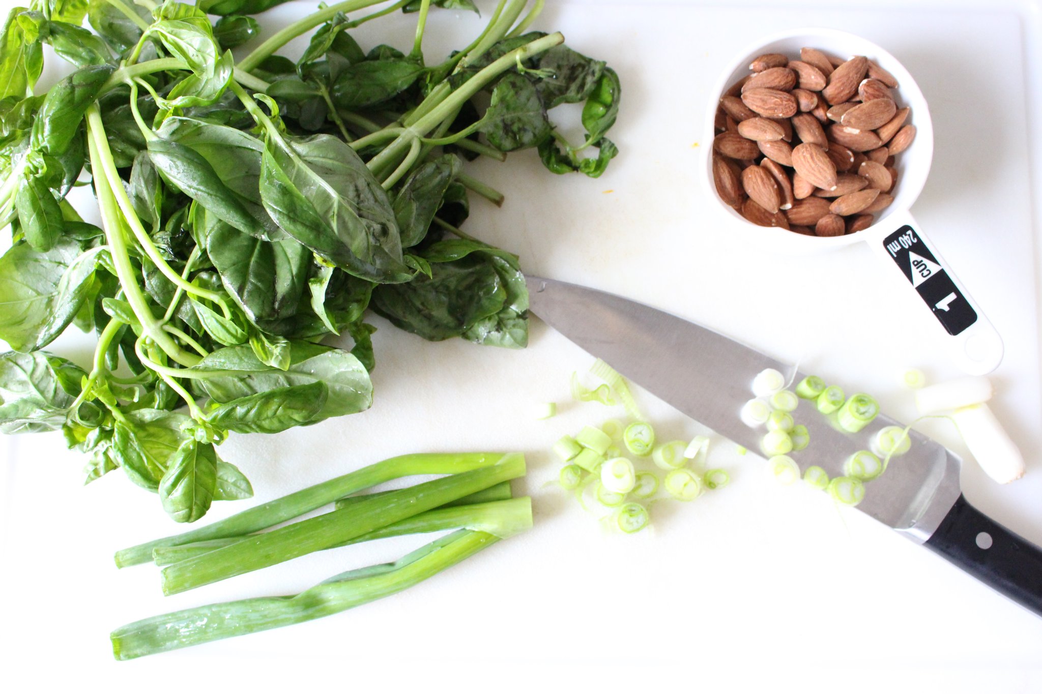 Könnyű, tavaszi vacsora: ázsiai pestós tészta Könnyű, tavaszi vacsora: ázsiai pestós tészta