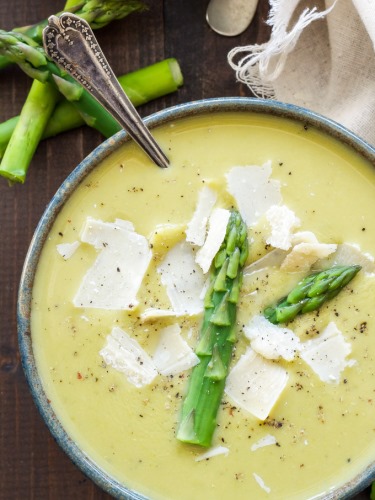 Most egyetek spárgát, jó sokat!