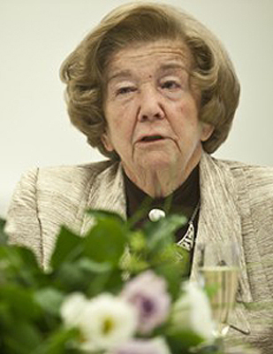 Elhunyt Földes Anna