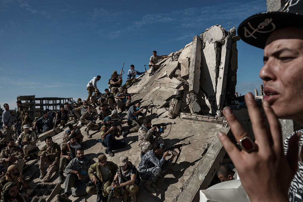 Napjaink problémái és a hír kategória győztese - Alessio Romenzi/Sony World Photography Awards