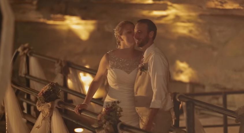 Esküdnél barlangban? Ők megtették - videó