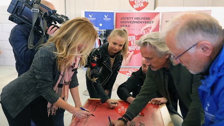 Wolf Katival indult útjára az Adok-Kapok Napok