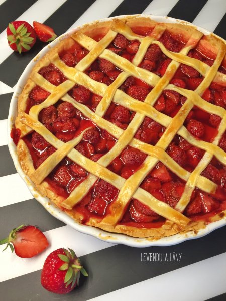 Indul az epres süti őrület!