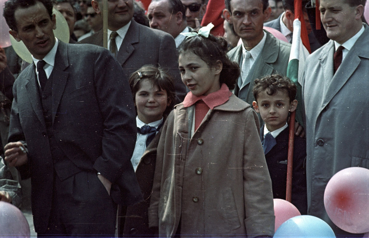 Emlékek május elsejéről, ritkán látott színes fotókkal