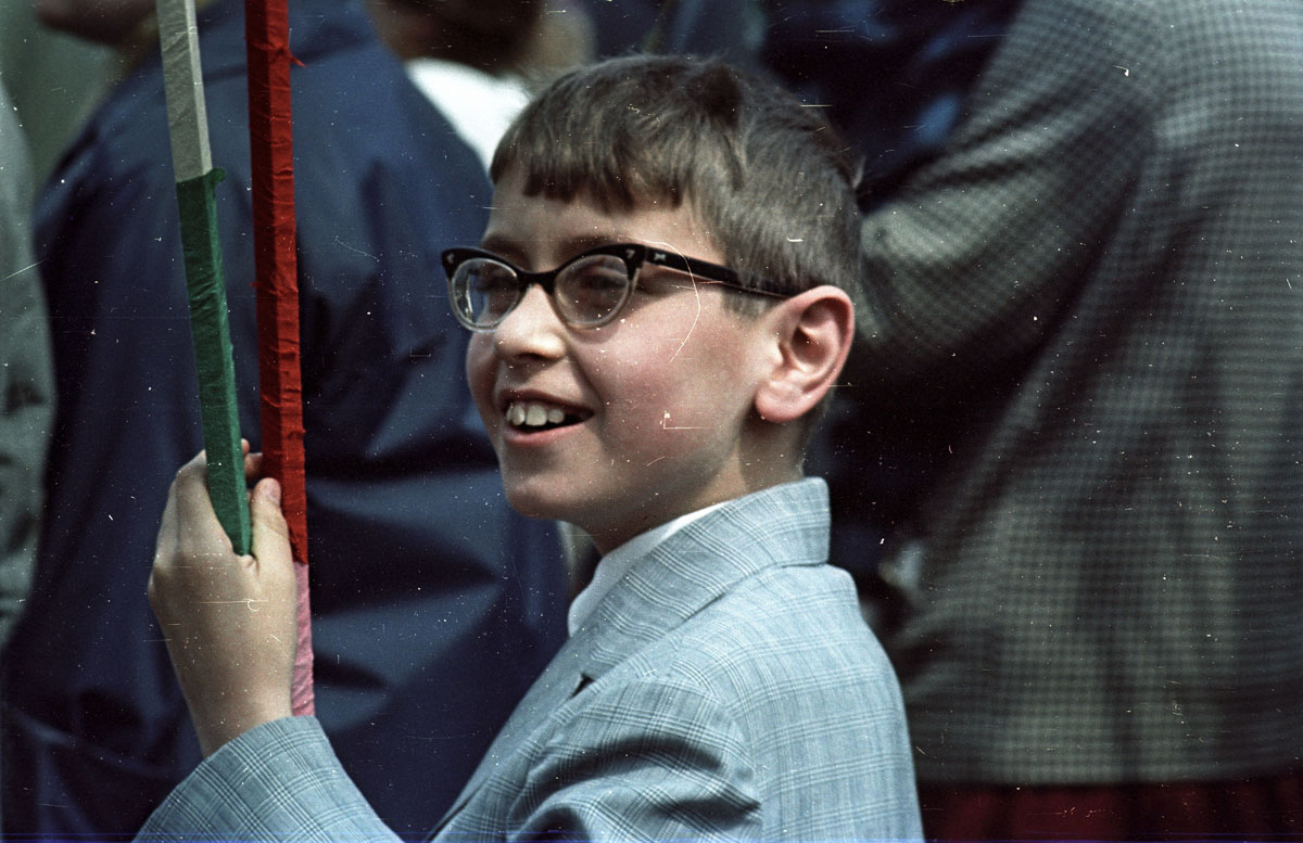 Emlékek május elsejéről, ritkán látott színes fotókkal