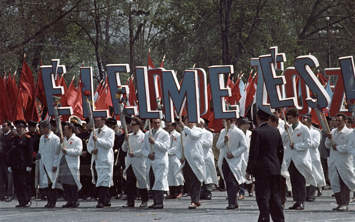 Emlékek május elsejéről, ritkán látott színes fotókkal