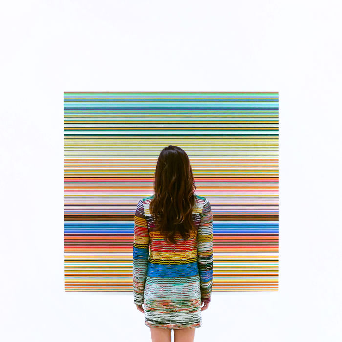 Ez a lány rendszeresen összeöltözik a művészettel