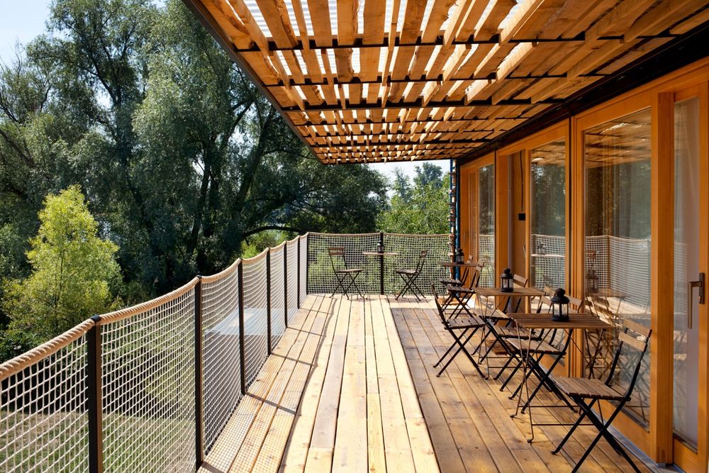 Konténerekből épült a menő, minimalista hotel Konténerekből épült a menő, minimalista hotel