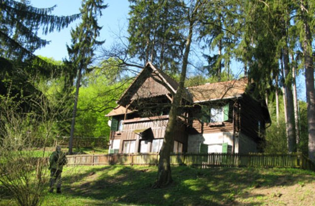 Kunyhók a vadonban – hétvégi túratippek Magyarországon