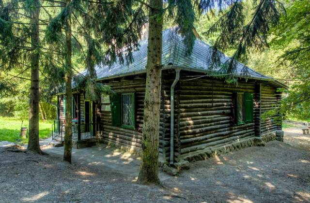 Kunyhók a vadonban – hétvégi túratippek Magyarországon