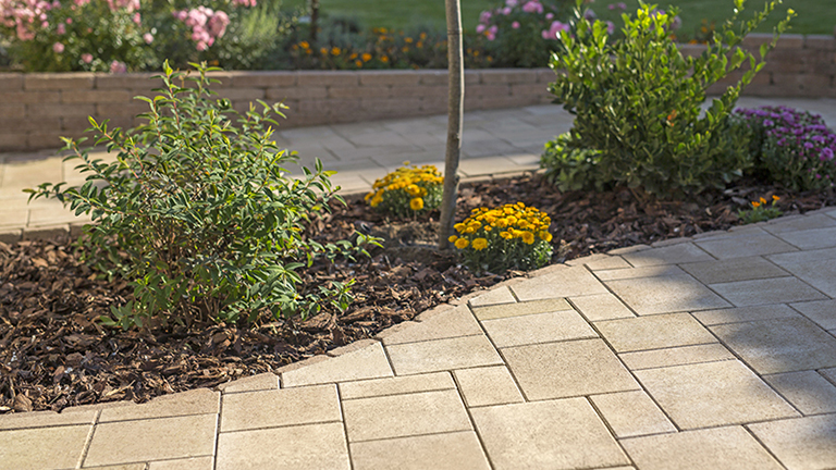 Térkövezés pofonegyszerűen, gyorsan és pontosan Térkövezés pofonegyszerűen, gyorsan és pontosan