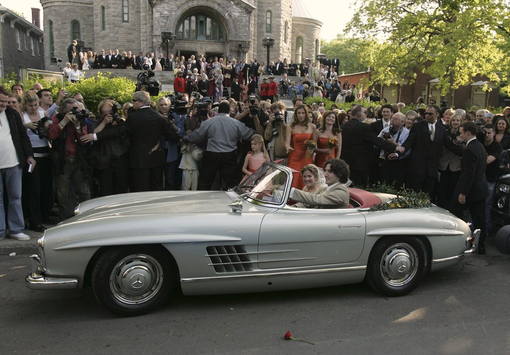 Az esküvői fotóin tényleg Disney-hercegnek néz ki a kanadai miniszterelnök