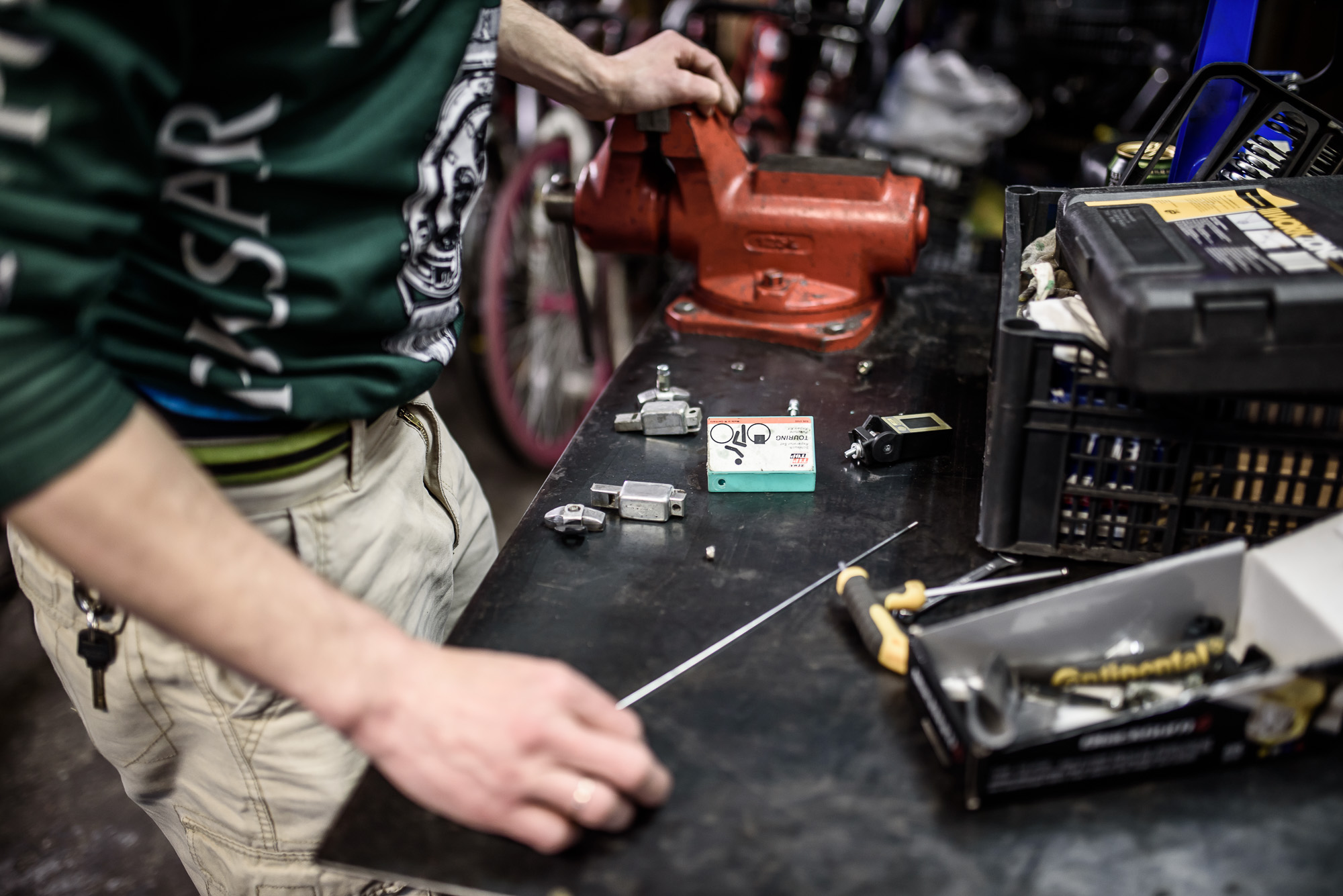 Elképesztő szobrokat készít biciklis kacatokból a veterán szervizes Elképesztő szobrokat készít biciklis kacatokból a veterán szervizes